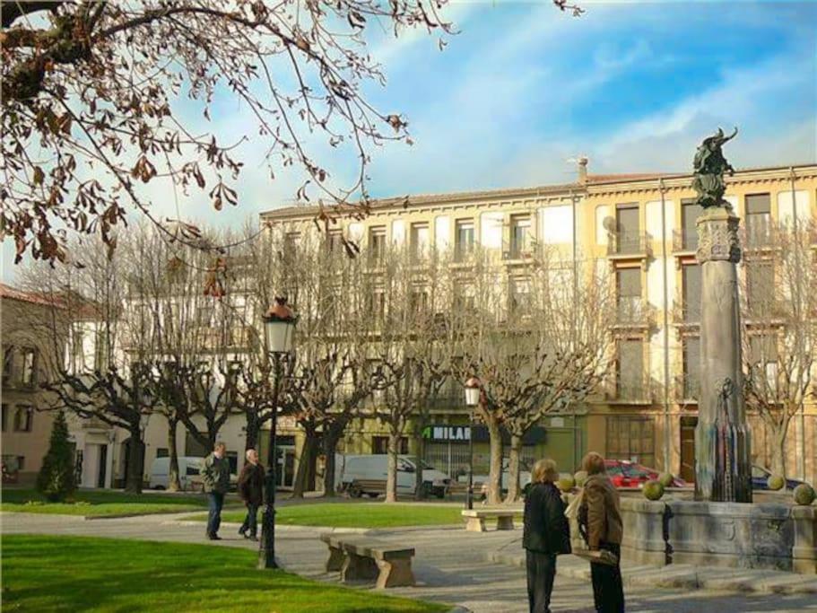 Casa Ramona Apartamento De Pueblo Con Patio En El Centro De Sant Joan Sant Joan de les Abadesses Dış mekan fotoğraf