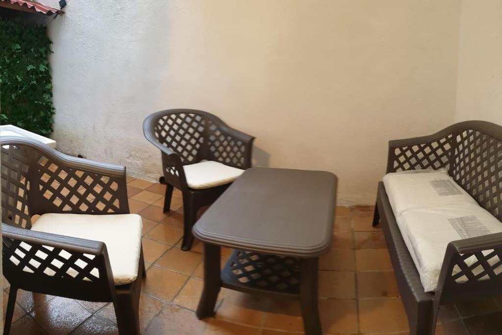 Casa Ramona Apartamento De Pueblo Con Patio En El Centro De Sant Joan Sant Joan de les Abadesses Dış mekan fotoğraf